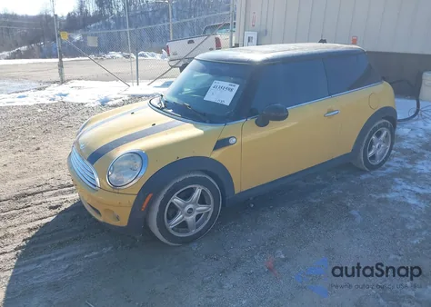 2008 Mini Cooper из США, поврежденный, VIN WMWMF33568TT61894